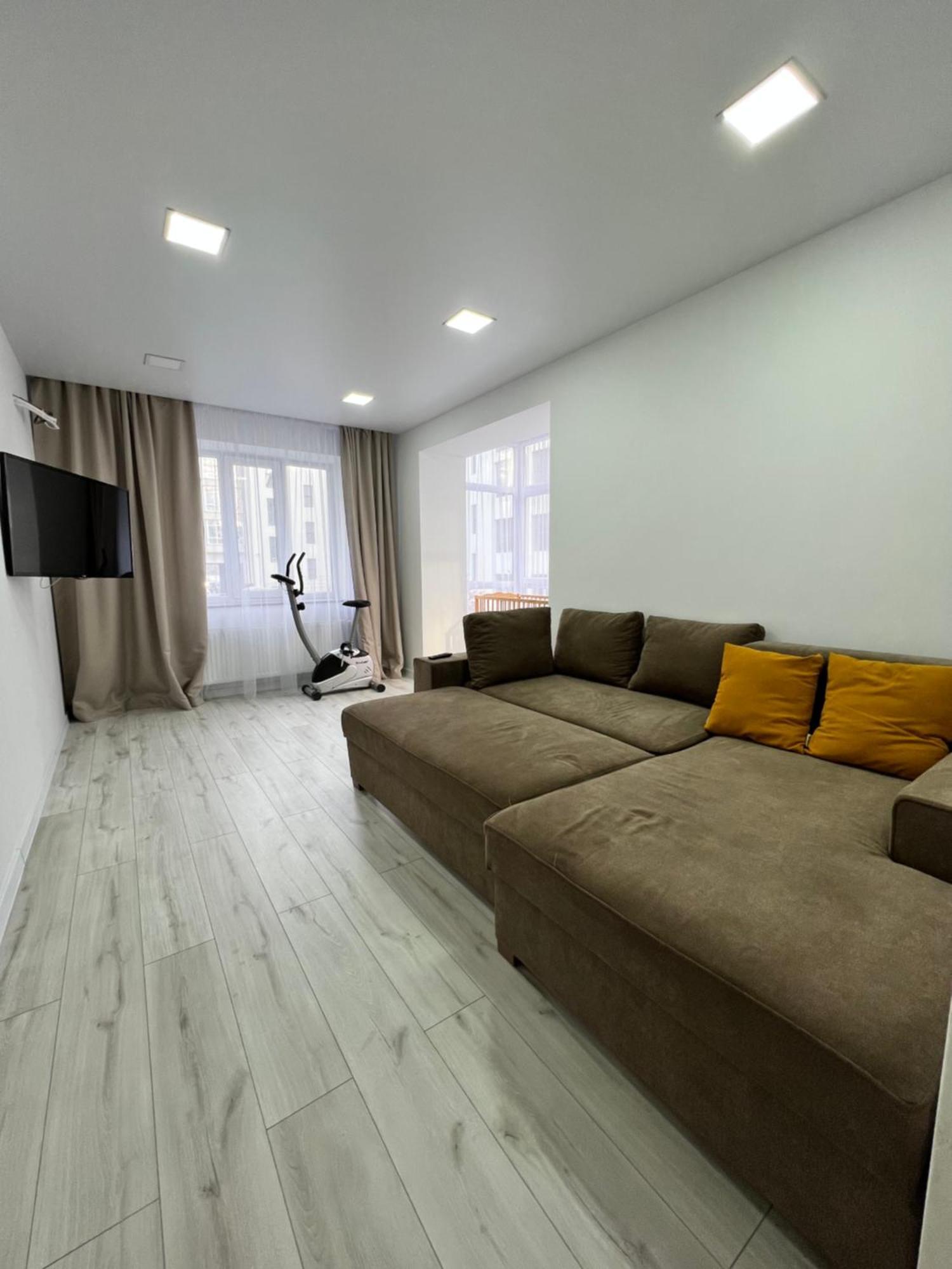Gold Apartment Vysochana18 อิวาโน-ฟรานกิฟสเก ภายนอก รูปภาพ